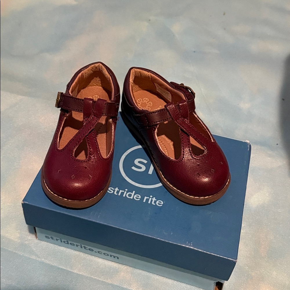 Stride Rite Maroon Toddler Shoes - Size: 8W